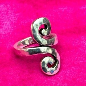 James Avery retired hammered swirl sterling ring Size 5.25 3396 B